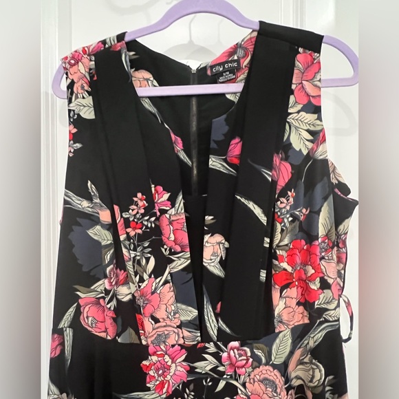 Vintage dress like new. - Picture 3 of 7